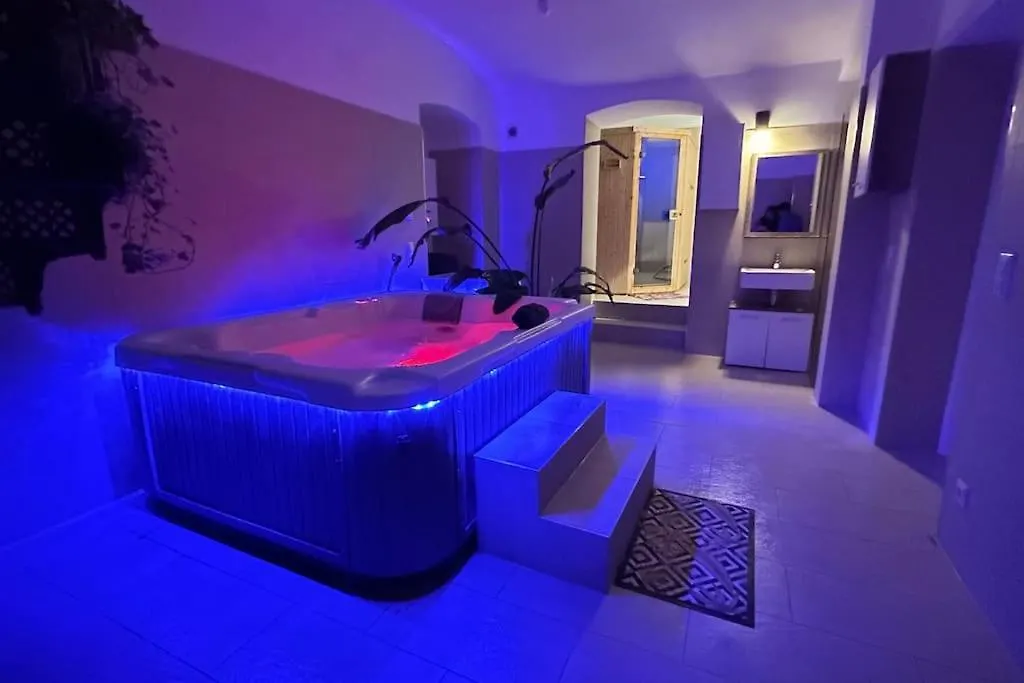 African Paradise With Jacuzzi & Sauna Viena 0*,  Austria