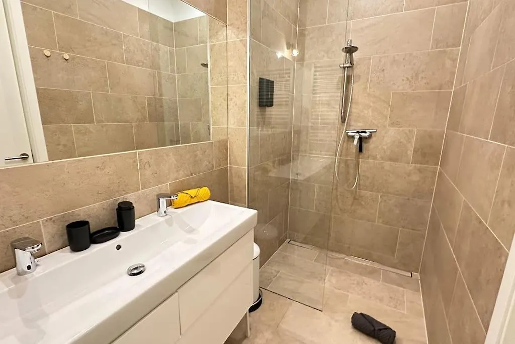 Apartment African Paradise With Jacuzzi & Sauna Vienna Austria