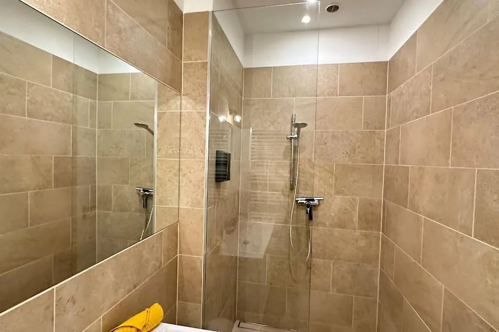 African Paradise With Jacuzzi & Sauna Vienna