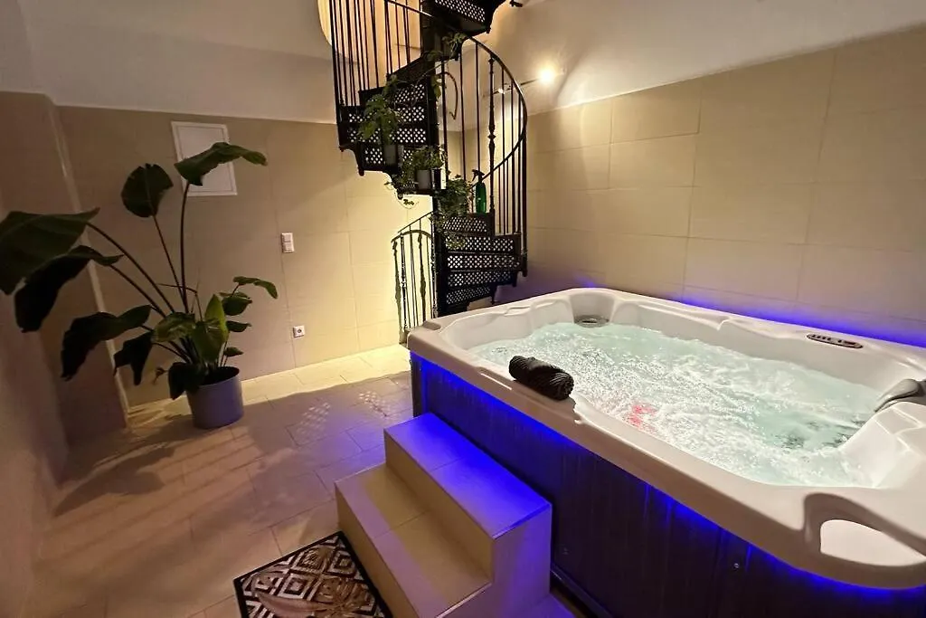 Apartment African Paradise With Jacuzzi & Sauna Vienna Austria